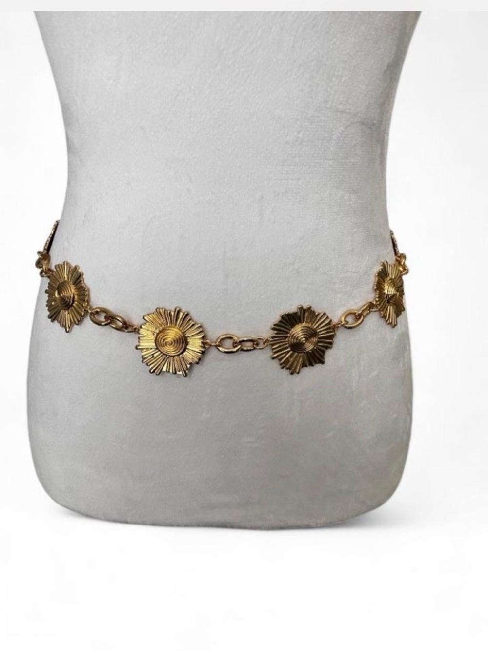 Gold Floral Medallion Chain Belt